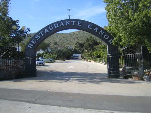 Instalaciones para salón de celebraciones y banquetes Salón de Celebraciones Canor